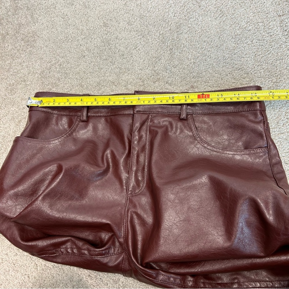 Dynamite Justina straight crinkled faux leather pants in burgundy (dark Ruby) 6 - Picture 7 of 14